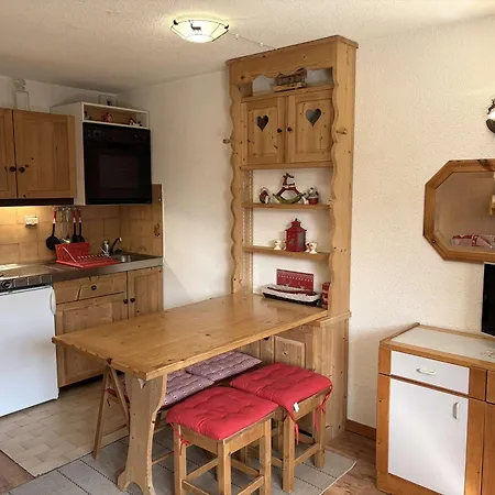 Appartement Les Carroz D'arâches, 1 Pièce, 4 Personnes - Fr-1-572-61 *